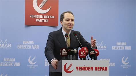 Yeniden Refah Partisi Genel Başkanı Fatih Erbakan Menzil şeyhini ziyaret etti